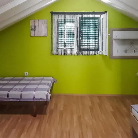 2 Bedroom Cozy In * أوغليان