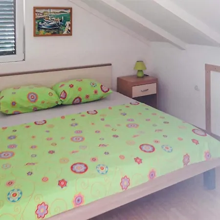 شقة 2 Bedroom Cozy In *