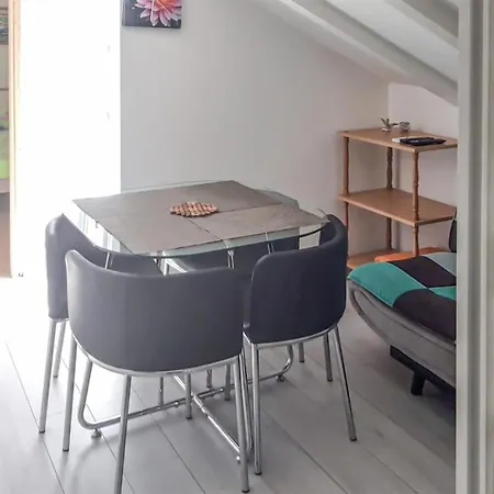 アパート 2 Bedroom Cozy In